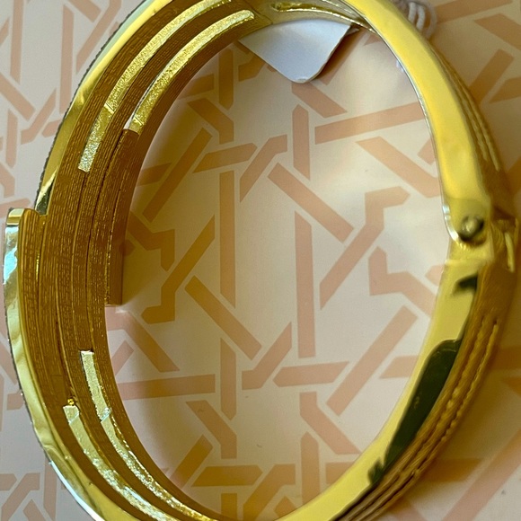 Bracelets & Earring - Picture 10 of 12